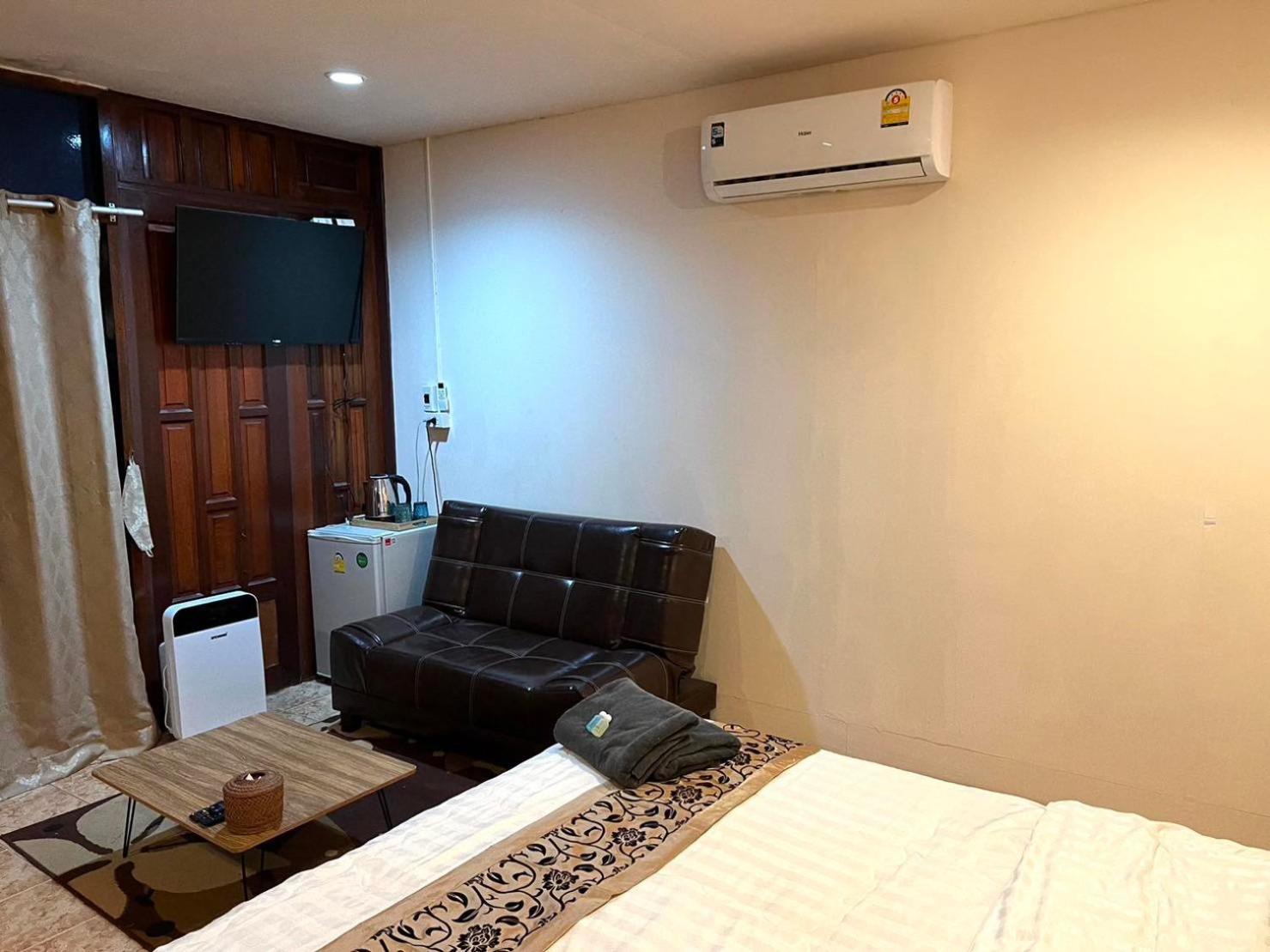Binlar Guesthouse Аюттхая Экстерьер фото